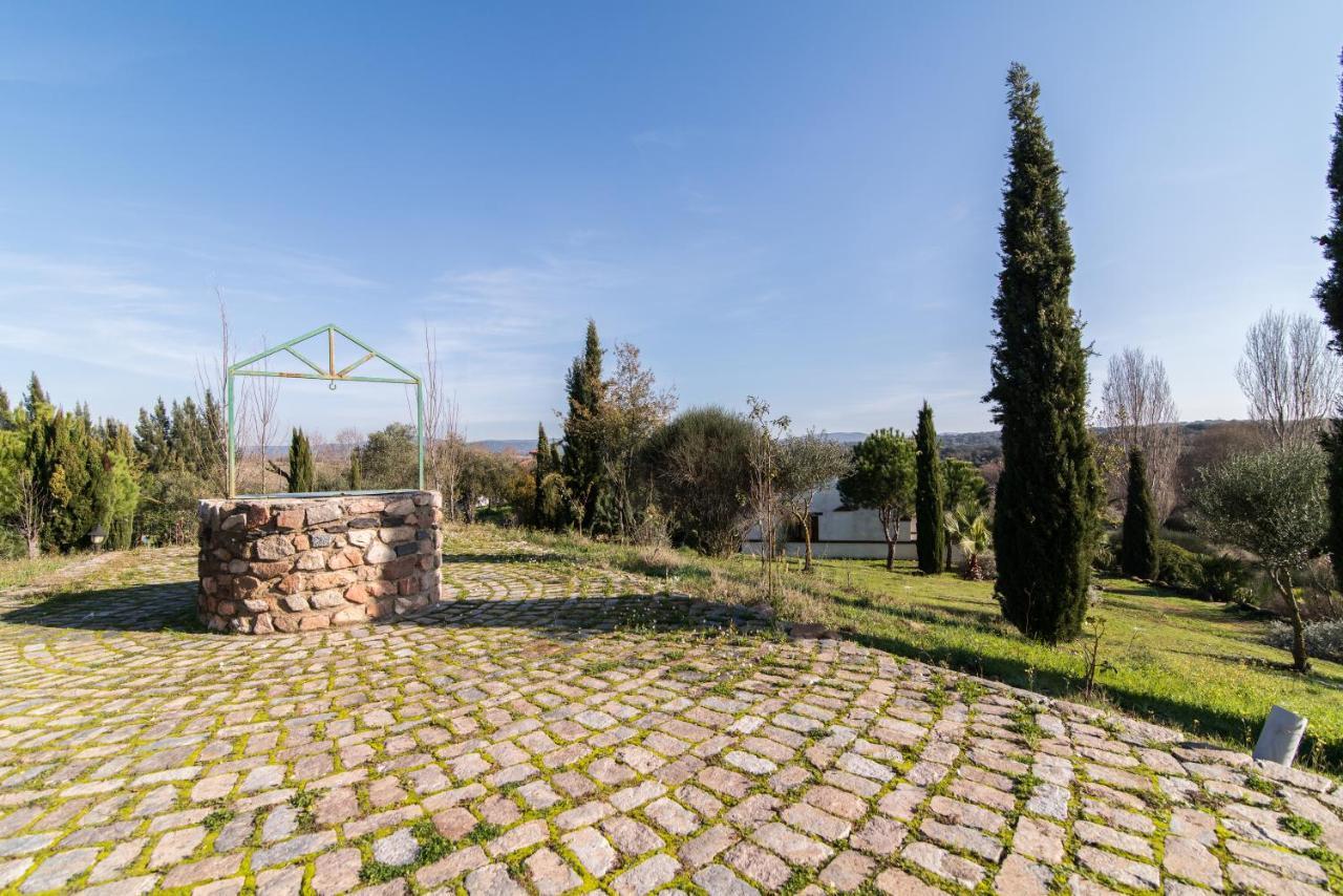 El Pueblo De Leo Otel Badajoz Dış mekan fotoğraf