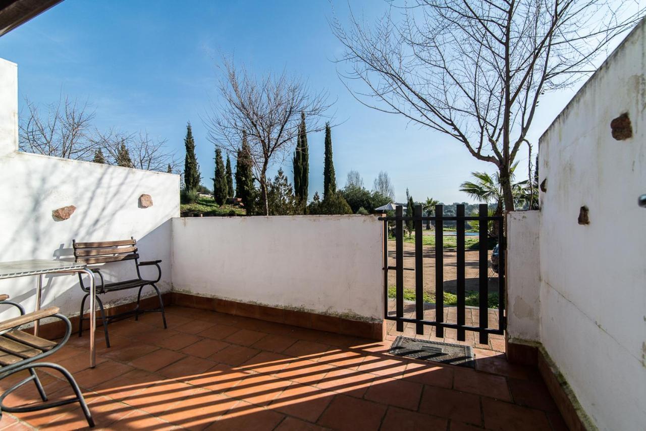 El Pueblo De Leo Otel Badajoz Dış mekan fotoğraf